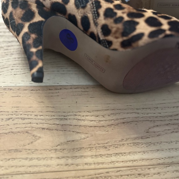 Vince Camuto Nandi Leopard Print Cow Hair Heeled Ankle Boots Womens - Size 8.5 - Picture 4 of 4